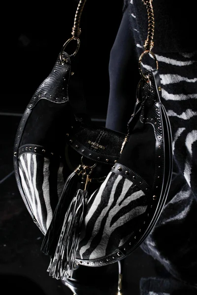 Look 80